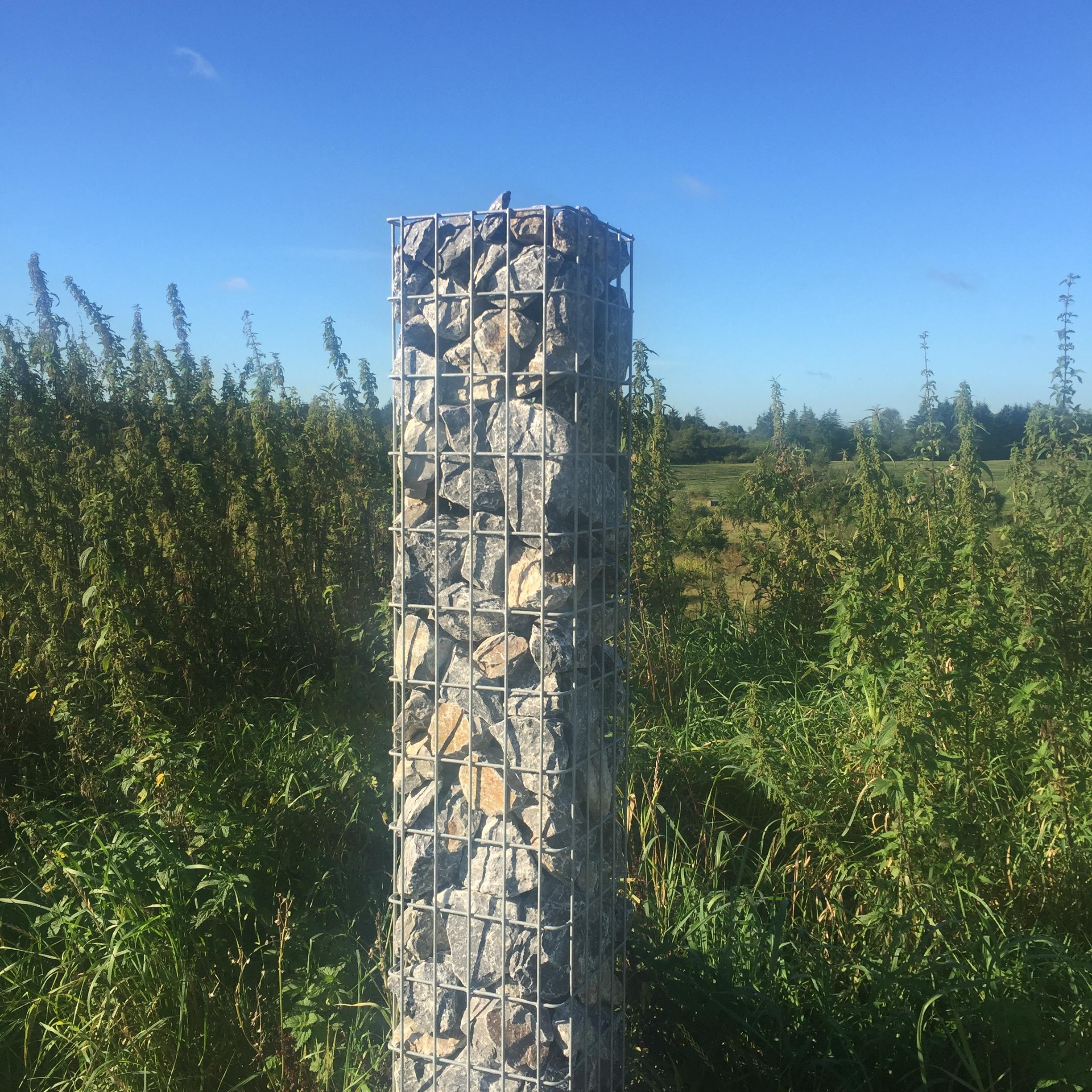 Gabion column 27 x 27 cm, MW 5 x 10 cm square